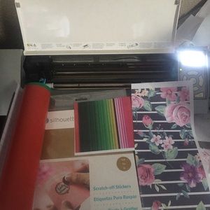 **SOLD***Silhouette cameo original bundle